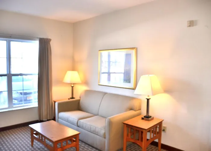 Cresthill Suites Syracuse
