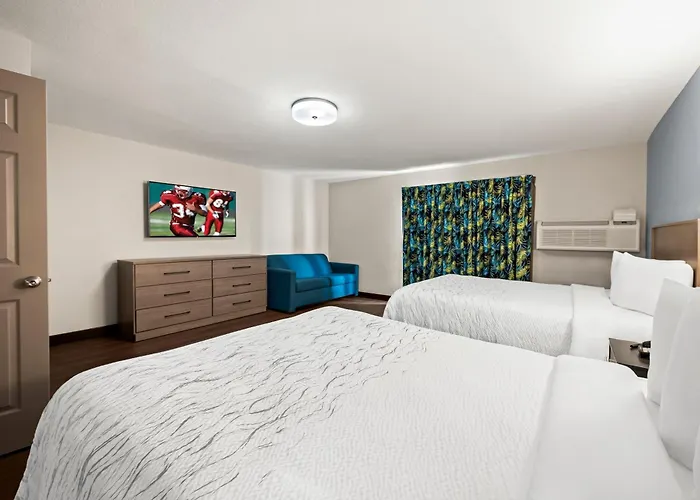 Red Roof Inn Plus+ & Suites Naples Downtown-5Th Ave S