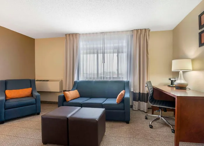 Comfort Inn & Suites Indianapolis Northwest - College Park
