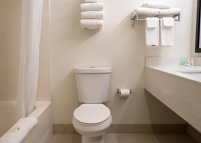 Quality Inn & Suites Fresno Northwest