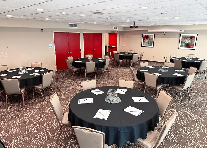 Holiday Inn Express & Suites - North By Ihg