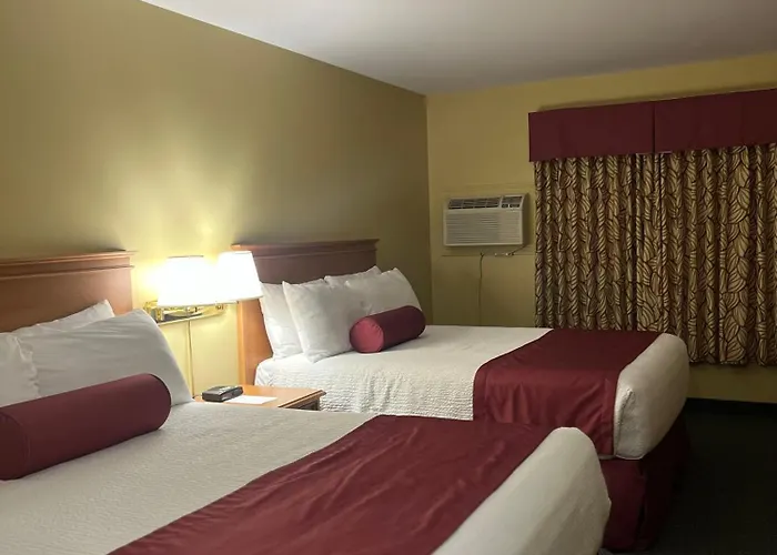 Shallow Bay Motel & Cabins Conference Centre