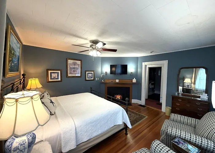 Saltair Inn Waterfront B&B