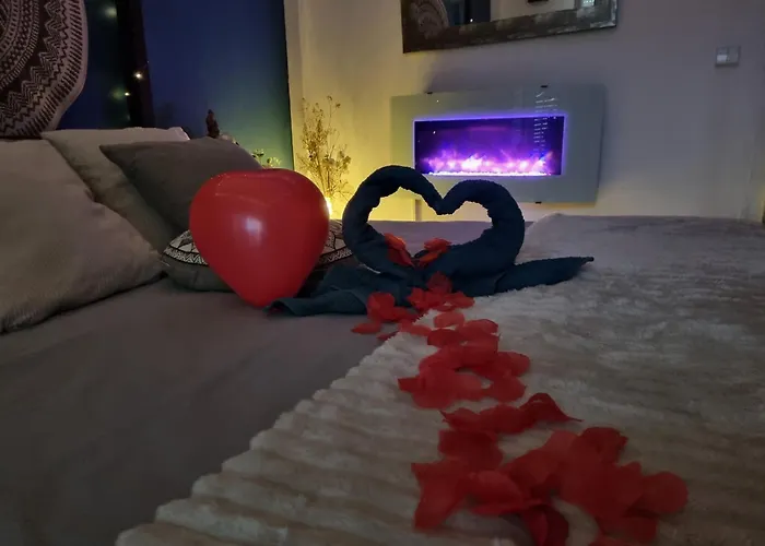 A l'Orée des pins - Gite et spa de 30 m2- Home Cinéma et massage en sup