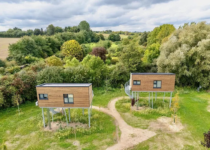 Ostsee Baumhaushotel in der Natur mit Sauna und Whirlpool
