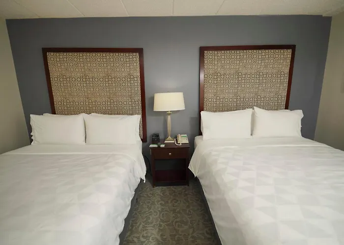 Holiday Inn & Suites Chicago-Carol Stream Wheaton By Ihg