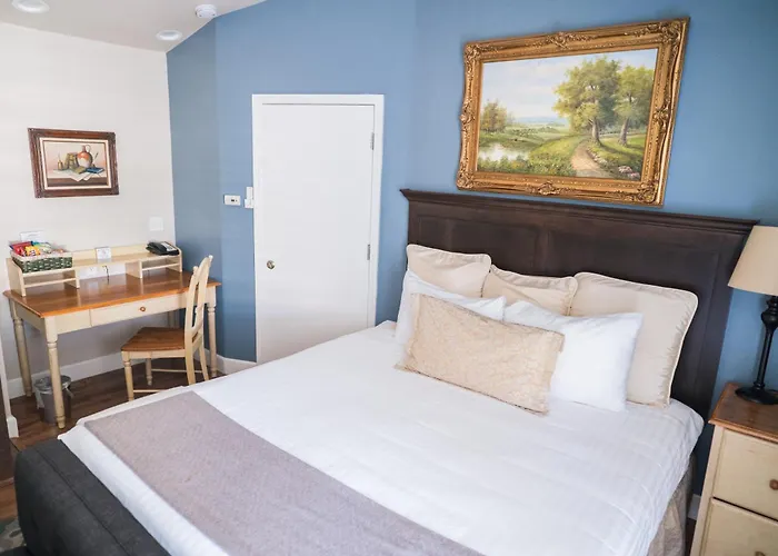Grass Valley Courtyard Suites