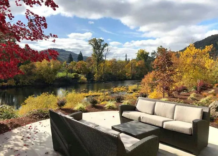 The Lodge At Roseburg