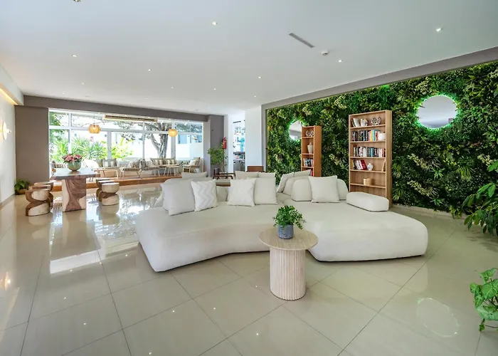 Palm Beach Hotel - Adults Only