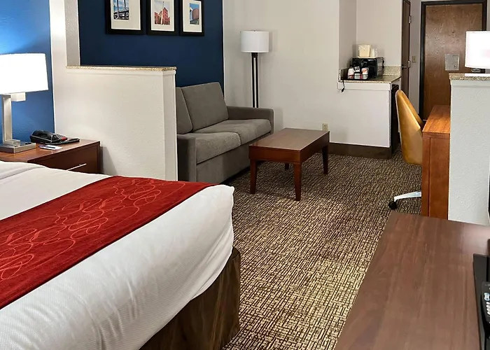 Comfort Suites Louisville East