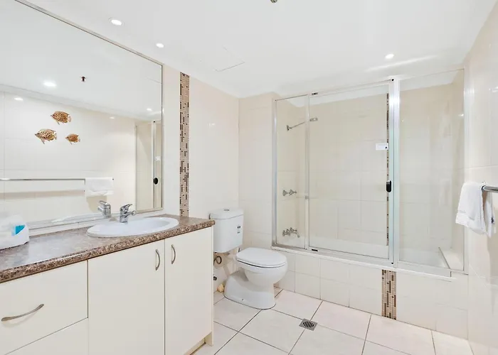 Aegean Apartments Surfers Paradise