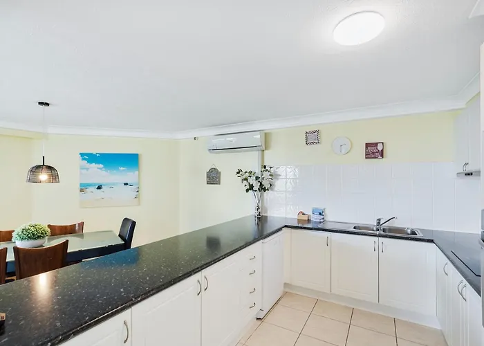 Aegean Apartments Surfers Paradise