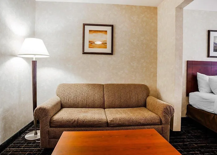 Comfort Suites Independence - Kansas City