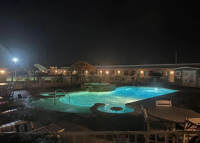Shark Reef Resort & Cottages