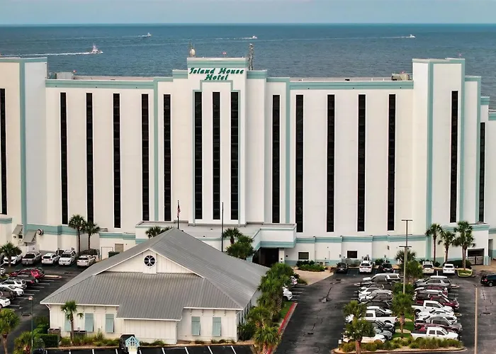 The Island House Hotel A Doubletree By Hilton