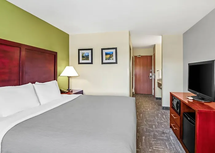 Quality Inn & Suites Vail Valley Eagle