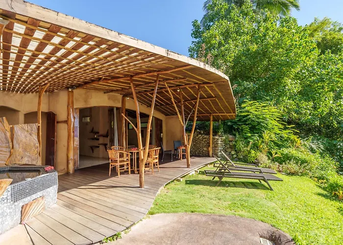 Vanira Lodge Teahupoo
