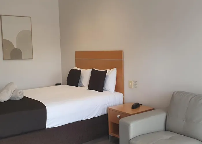 Golden Reef Motor Inn
