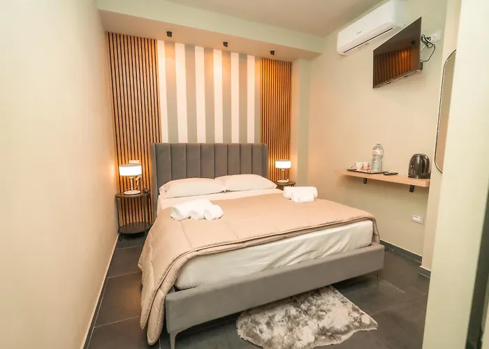 Noah Gate & Suites