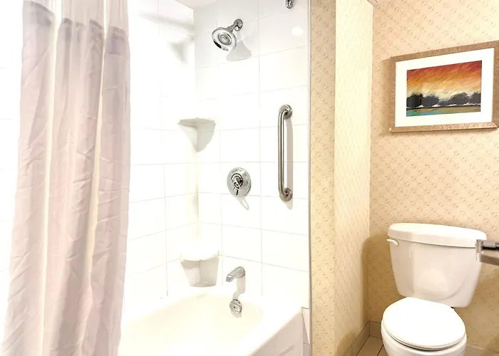 Holiday Inn Express & Suites Riverport Richmond By Ihg
