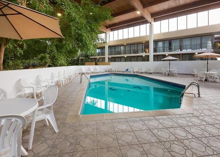 Wyndham Garden Detroit Metro Airport