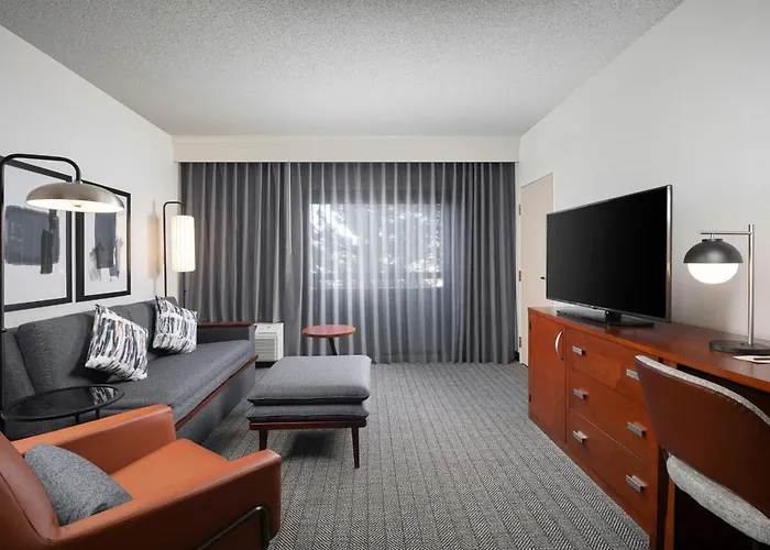 Courtyard By Marriott Albuquerque Airport