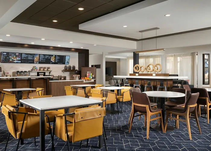 Courtyard By Marriott Albuquerque Airport