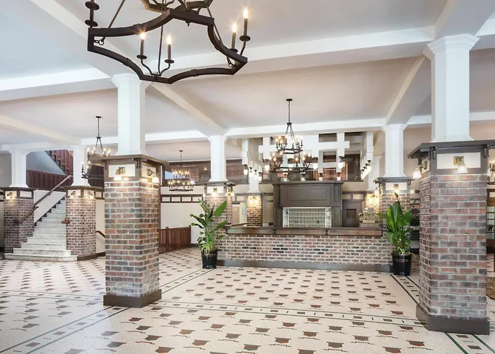 The Elms Hotel & Spa, A Destination By Hyatt Hotel Excelsior Springs