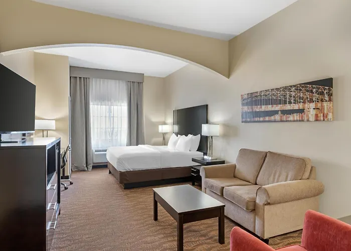 Best Western Plus Capital Inn