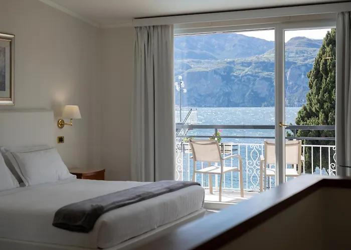 Hotel Excelsior Bay