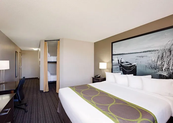 Super 8 By Wyndham Kapuskasing Hotel
