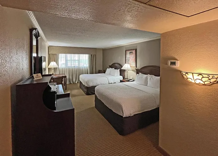 Clarion Inn Garden City