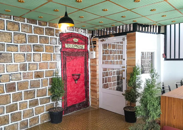 The Three Oaks Boutique Hotel