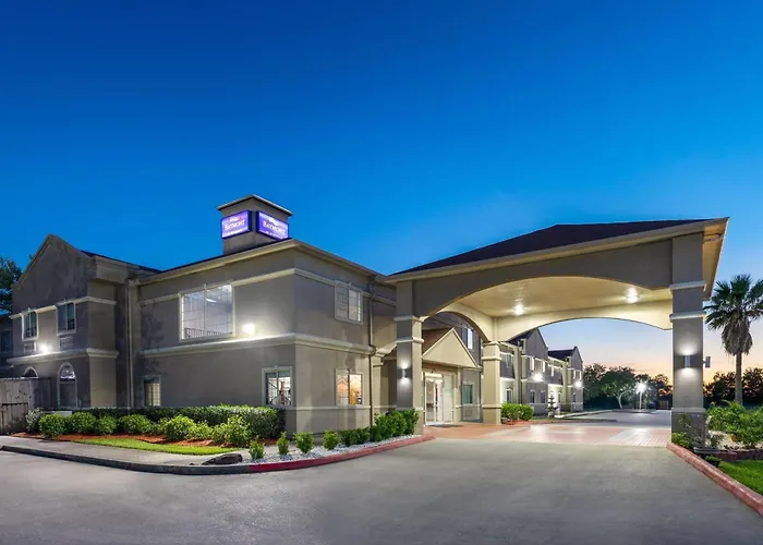 Baymont By Wyndham Texas City