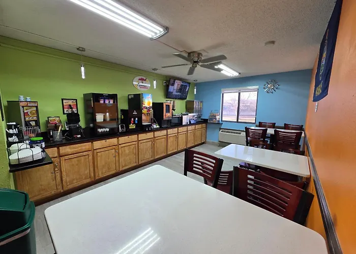 Super 8 By Wyndham Emporia