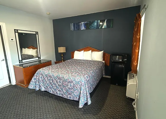 At 9 Motel Near Freehold I-195 Howell