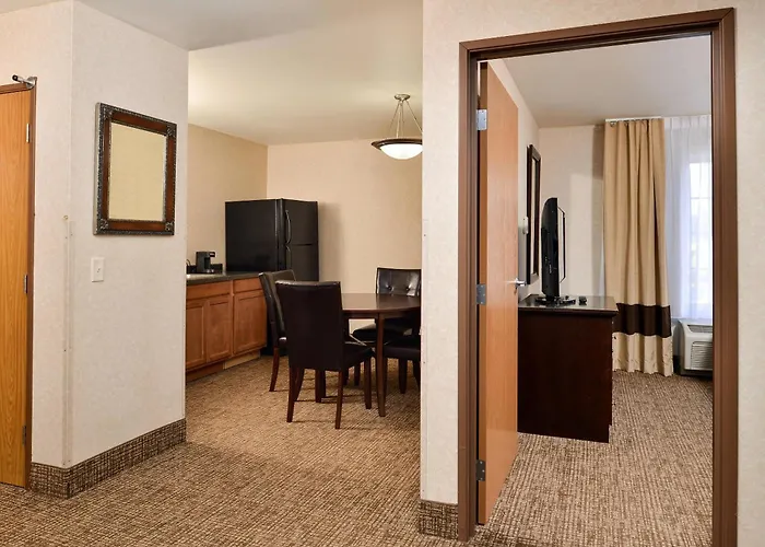 Comfort Inn & Suites Madison North