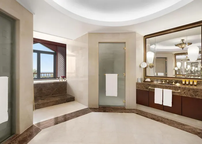 Al Husn Hotel Maskat