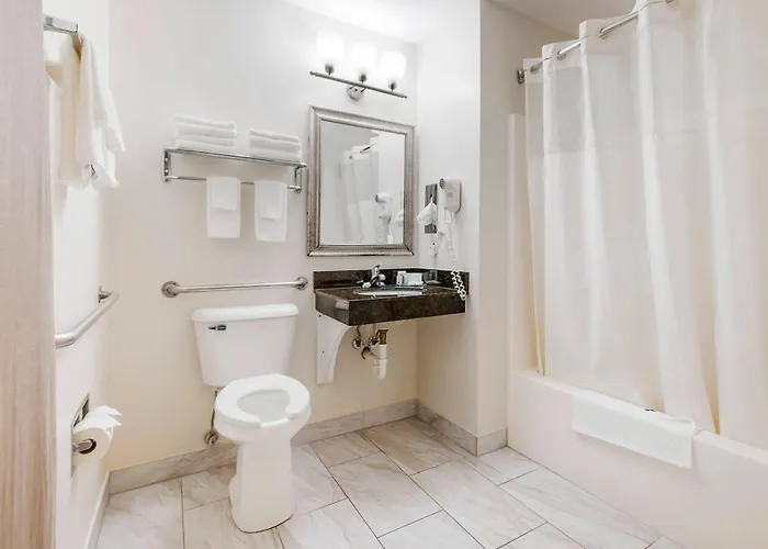 Quality Inn & Suites Stoughton - Madison South