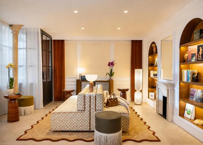 Almarine Eiffel Hotel & Spa By Malone