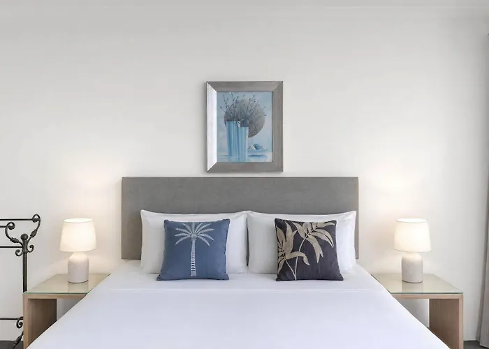 Contessa Holiday Apartments