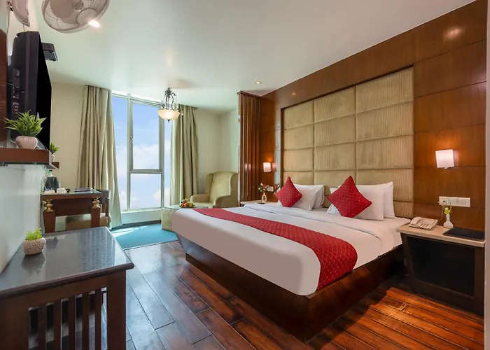 Hotel Aura Near New Delhi Railway Station