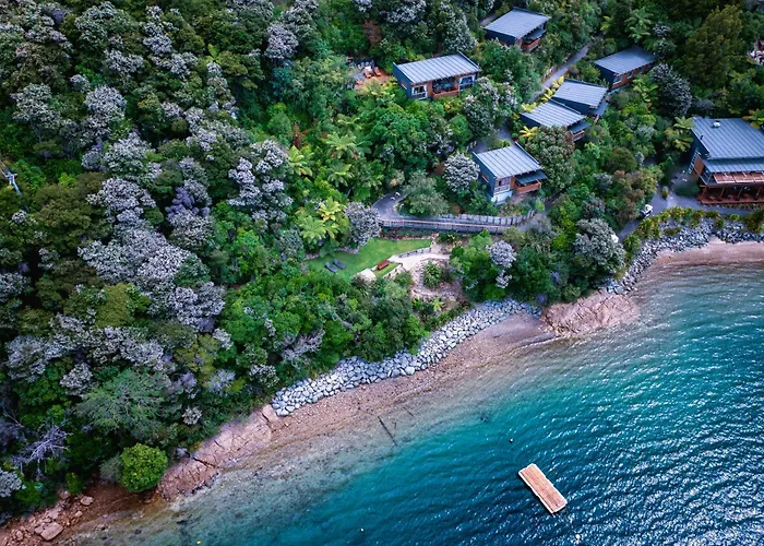 Bay Of Many Coves Hotel Arthur's Bay