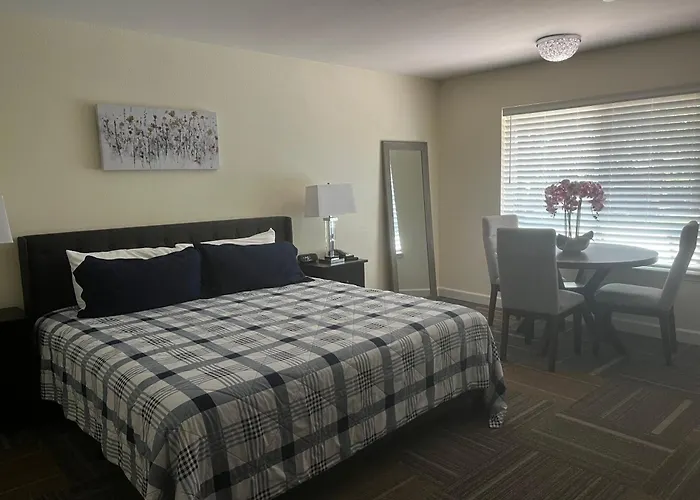Ponderosa Gardens Motel