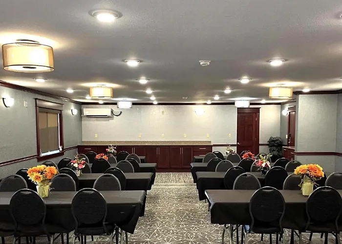 Fireside Inn And Suites Devils Lake