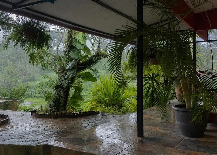 Los Susurros. Casa