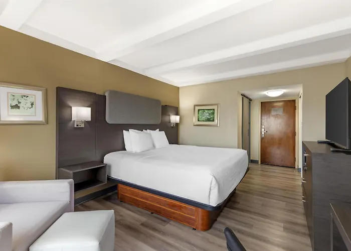 Best Western Plus Madison-Huntsville