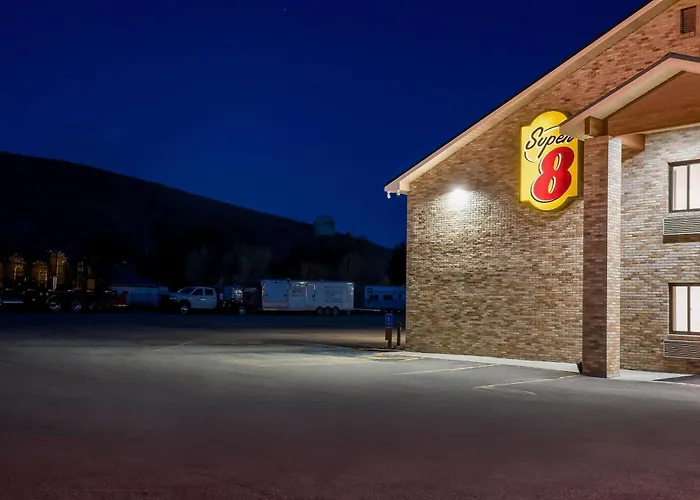 Super 8 By Wyndham Montpelier - Bear Lake