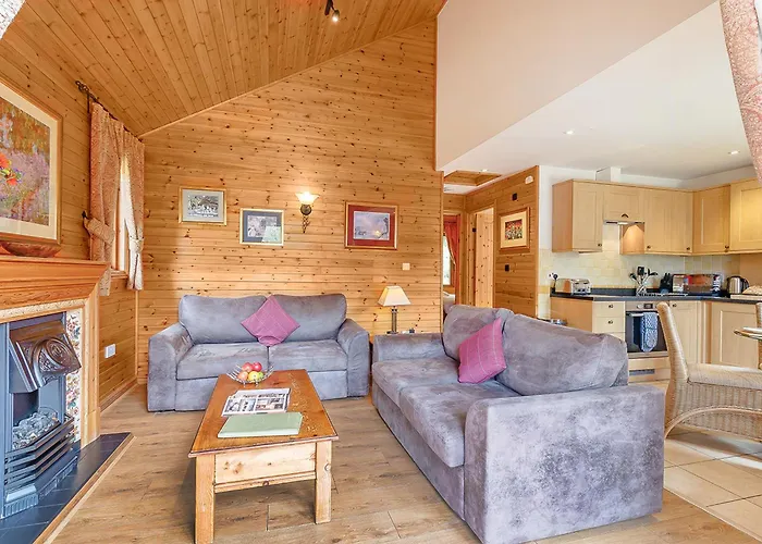 Tilford Woods Lodge Retreat Hurley 