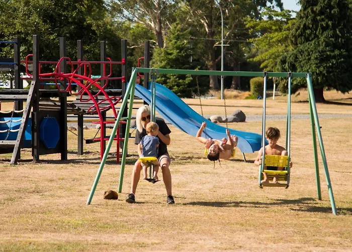 Parklands Motorlodge & Holiday Park
